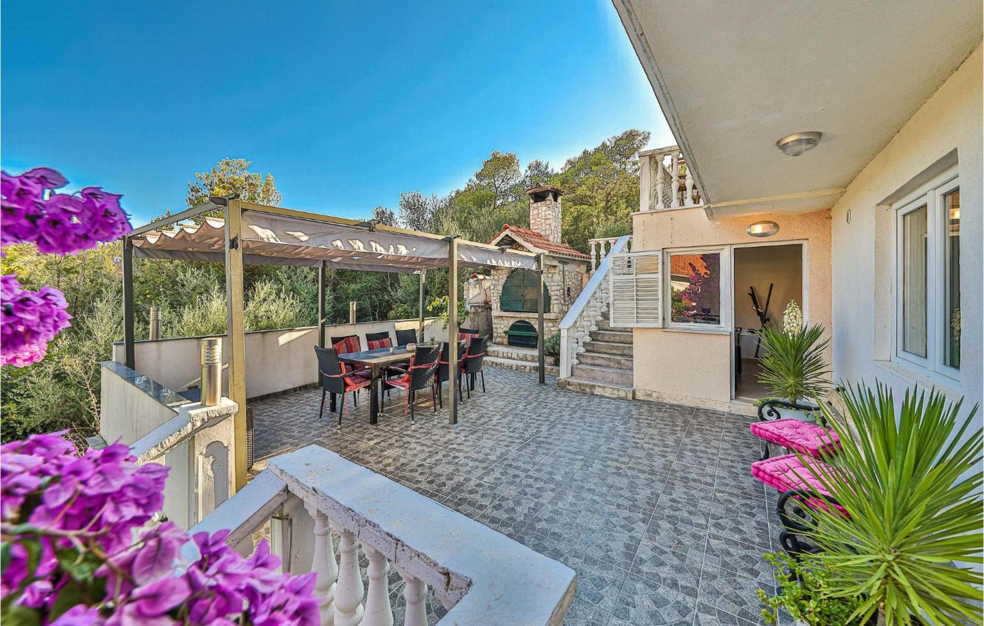 Stunning Home In Marina With Heated Swimming Pool Exterior photo